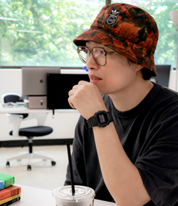 인터뷰어 사진